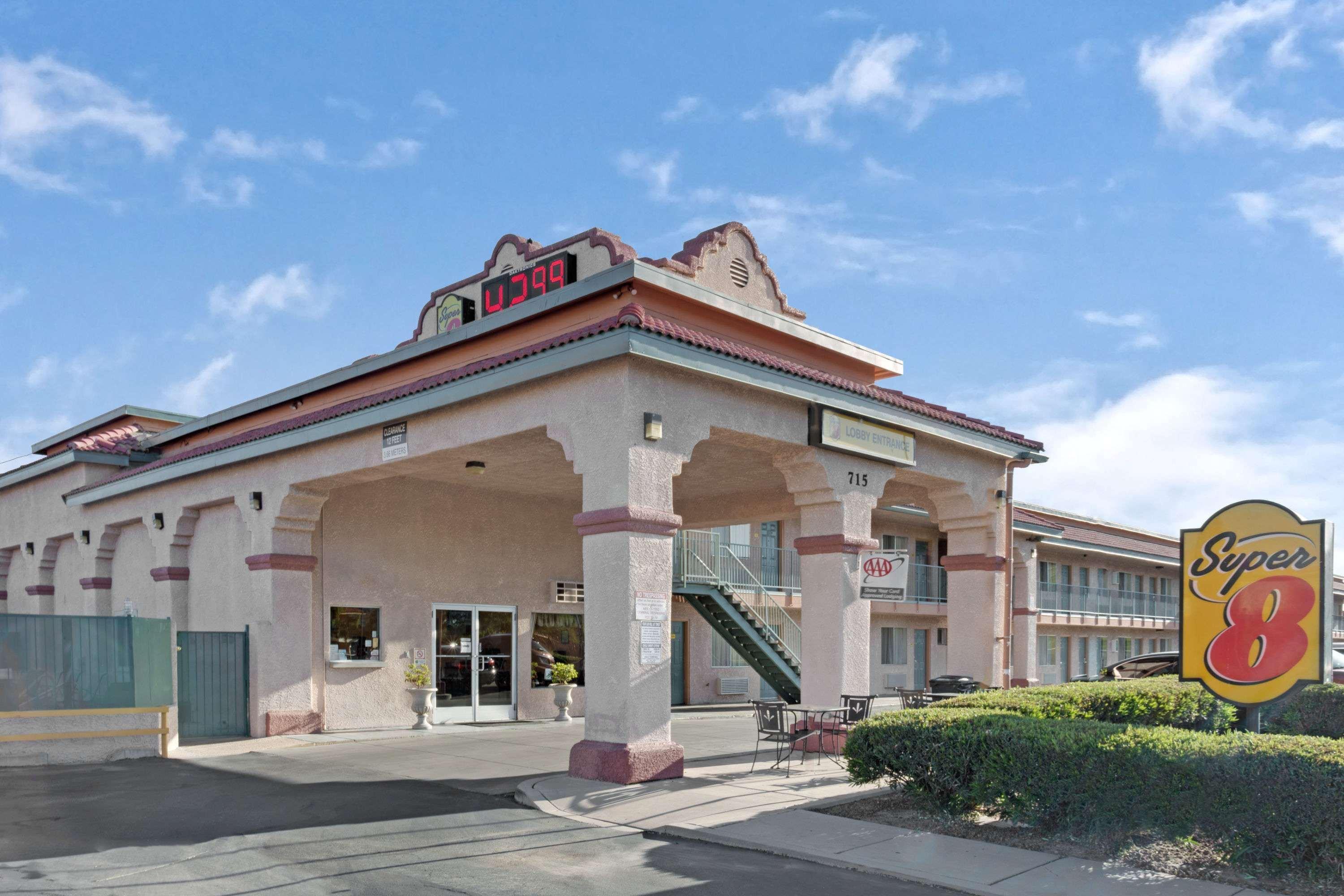 Super 8 By Wyndham Tucson Downtown Convention Center Hotel Eksteriør billede